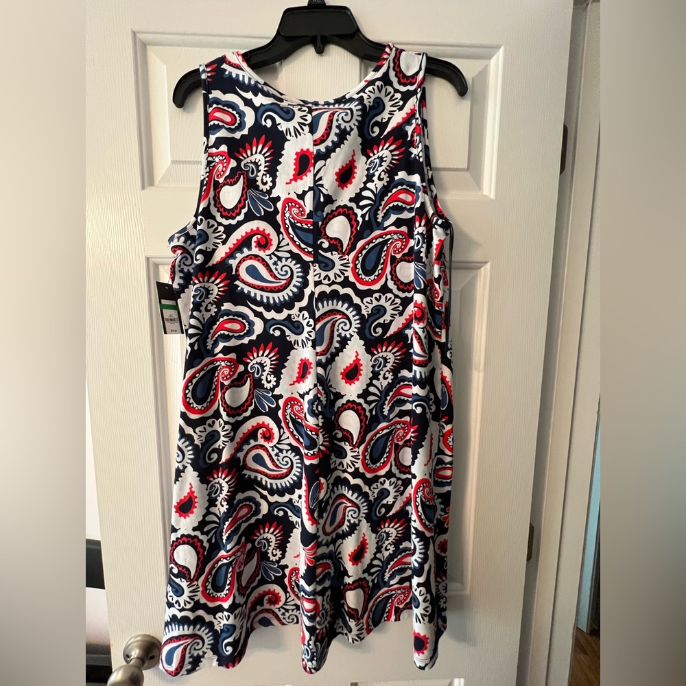 Crown & Ivy sleeveless paisley patterned dress. Size L NWT - Picture 5 of 5